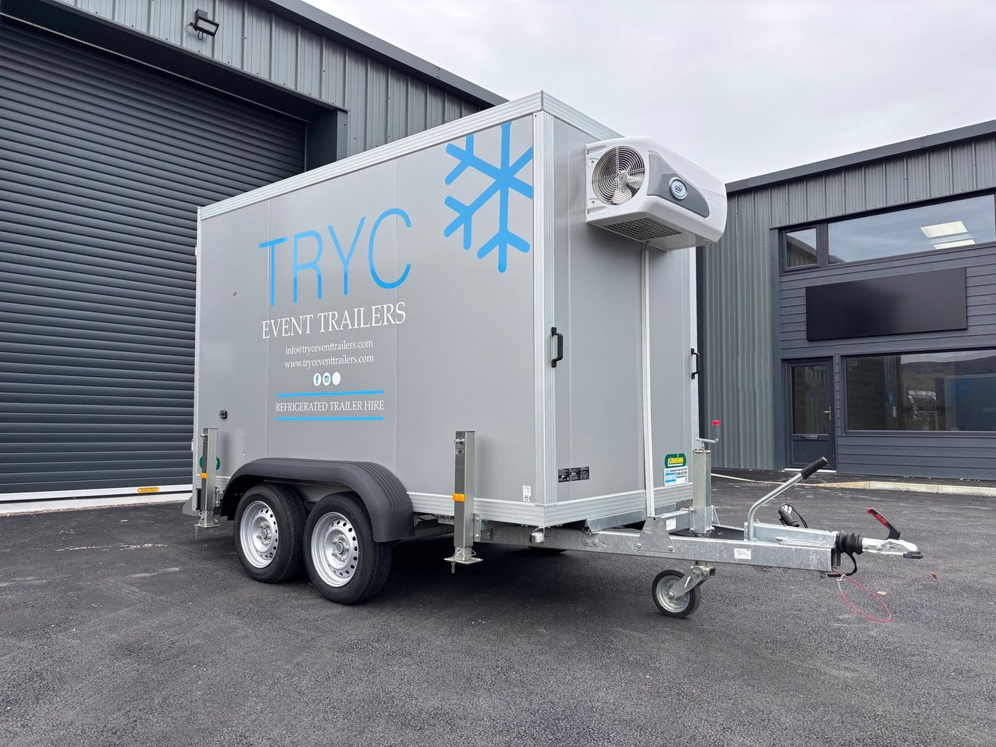 Tryc refrigerated trailer hire: 3.0m fridge trailer with blue snowflake livery